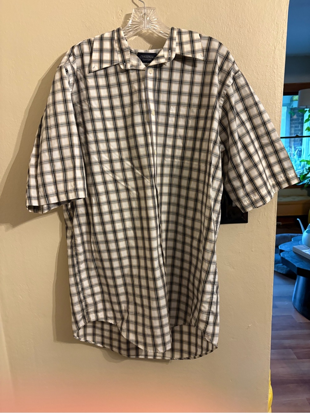 Casual Short Sleeve Button-Down Shirt - White and Black Plaid